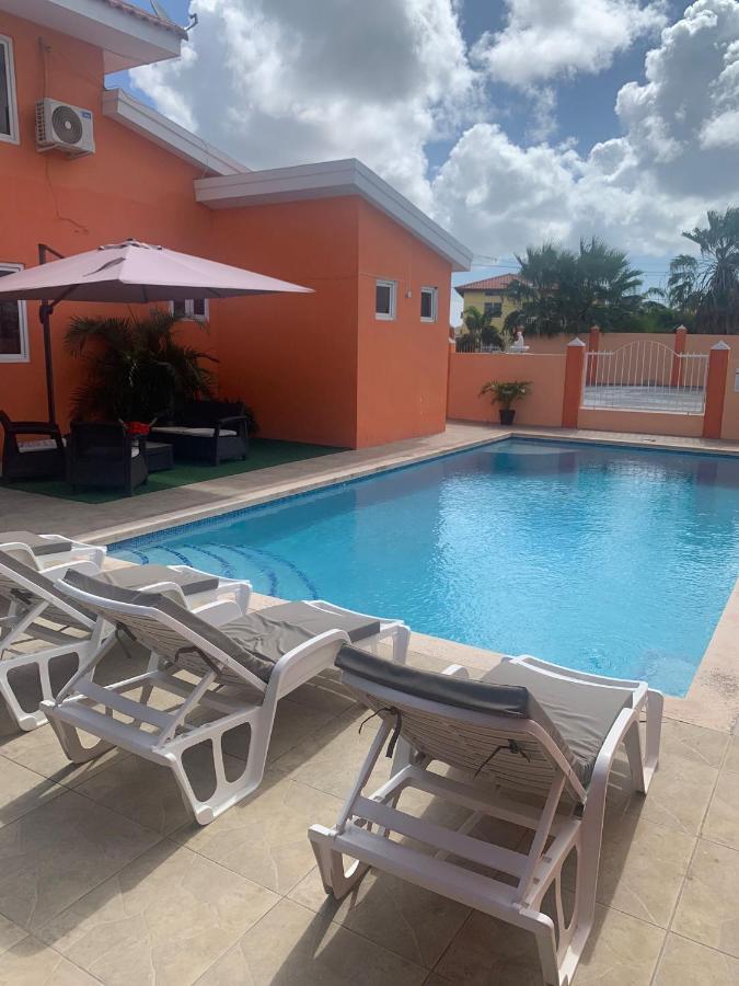 Omira Apartment Suites Willemstad Exterior photo